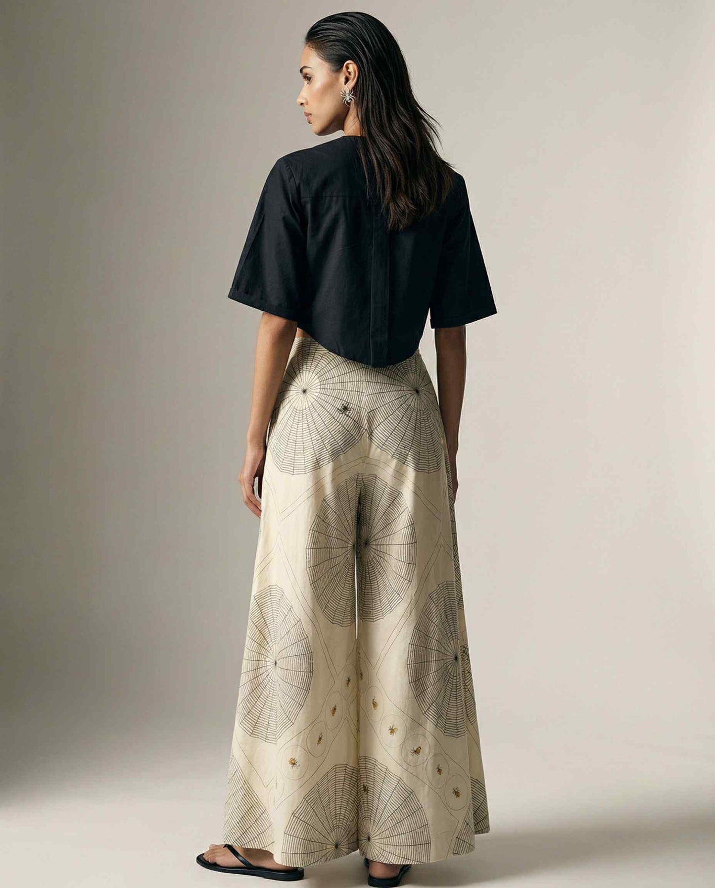 Noir Pleat Crop
